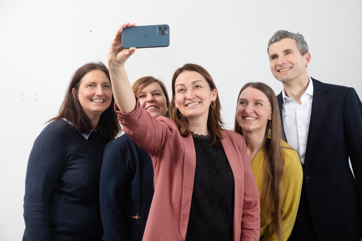 Das Team von eDok beim Selfie – sympathisch, offen, professionell